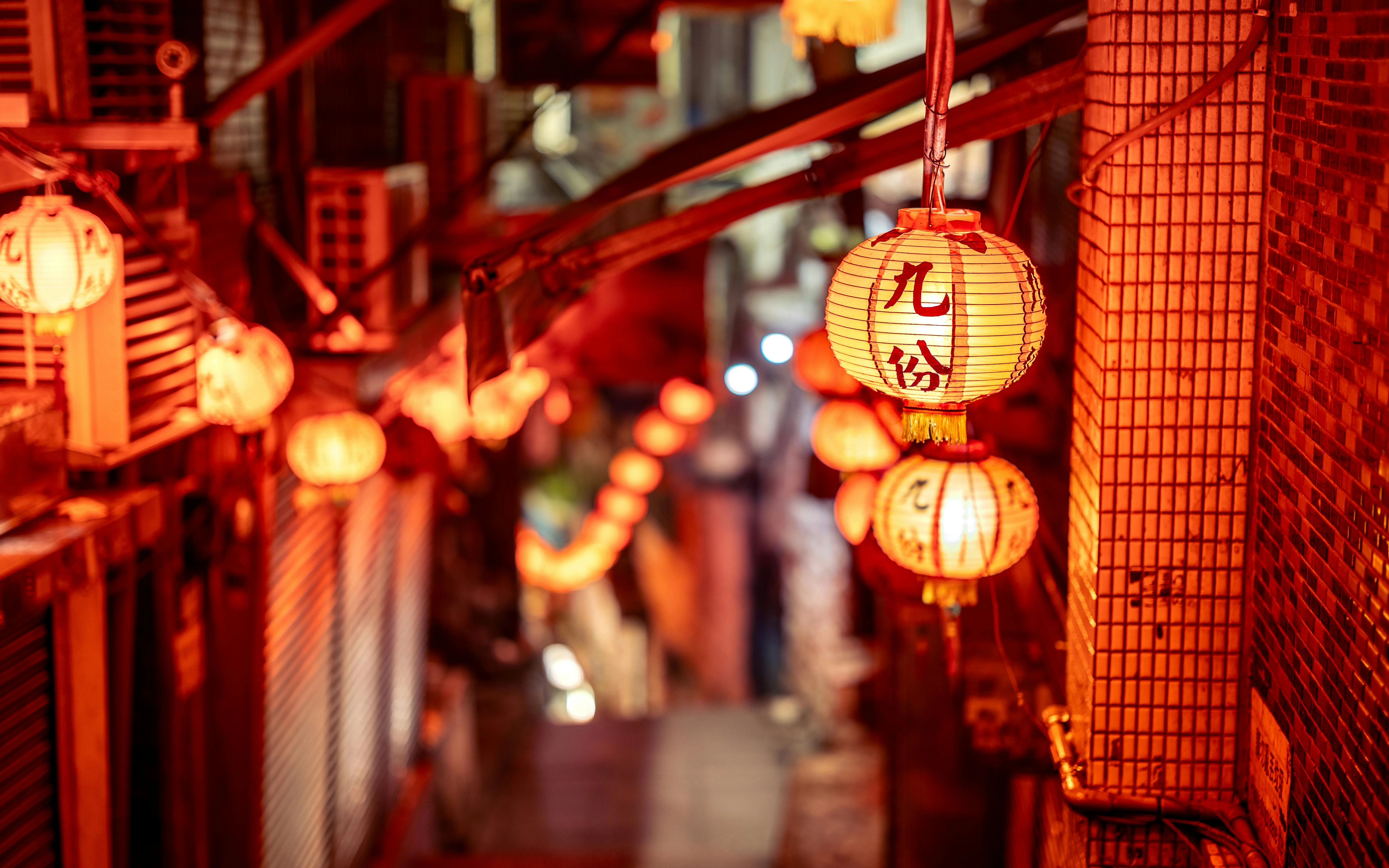 Chinese lanterns in alleyway Chinese lanterns in alleyway