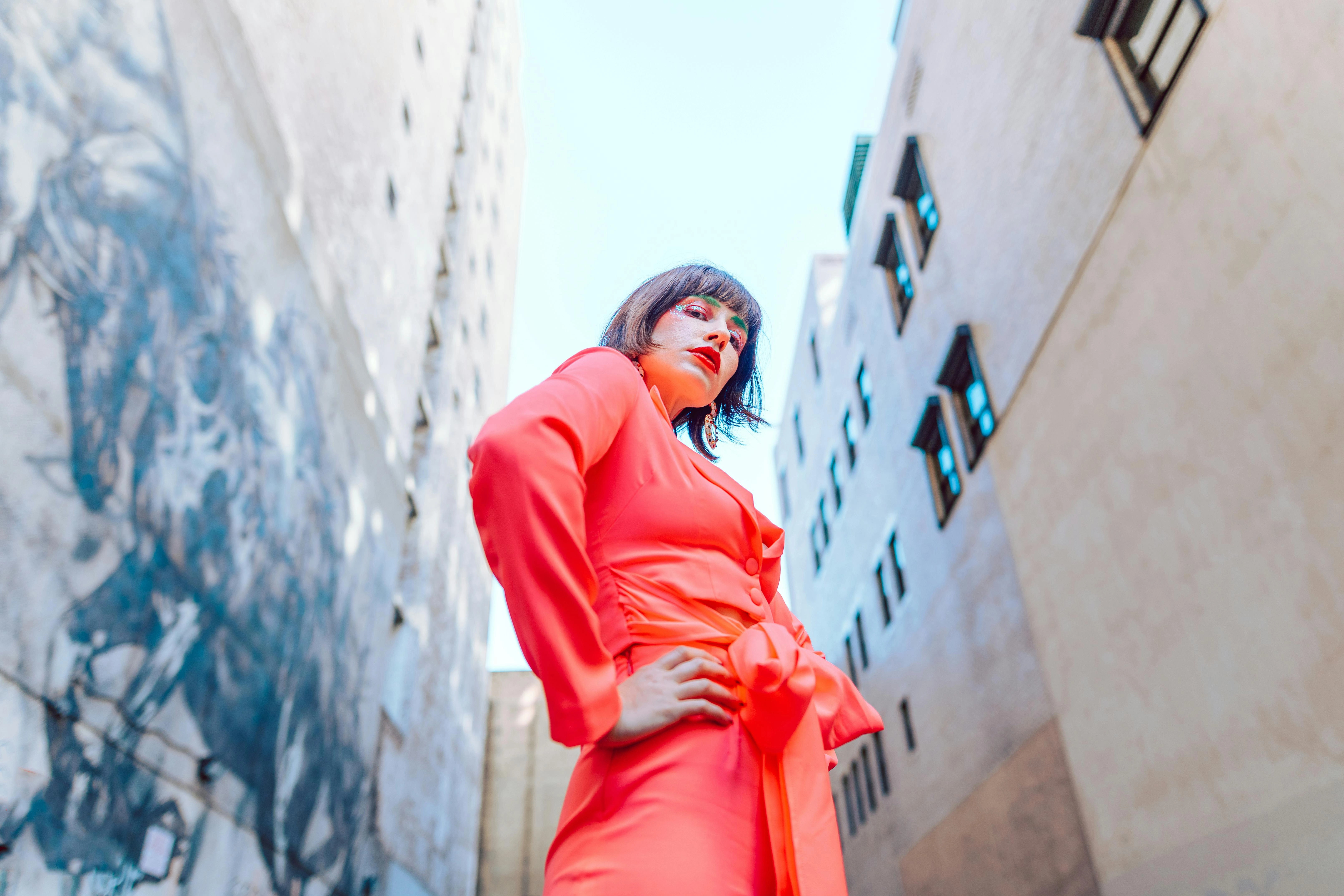 Bold Fashion in Urban Setting Bold Fashion in Urban Setting