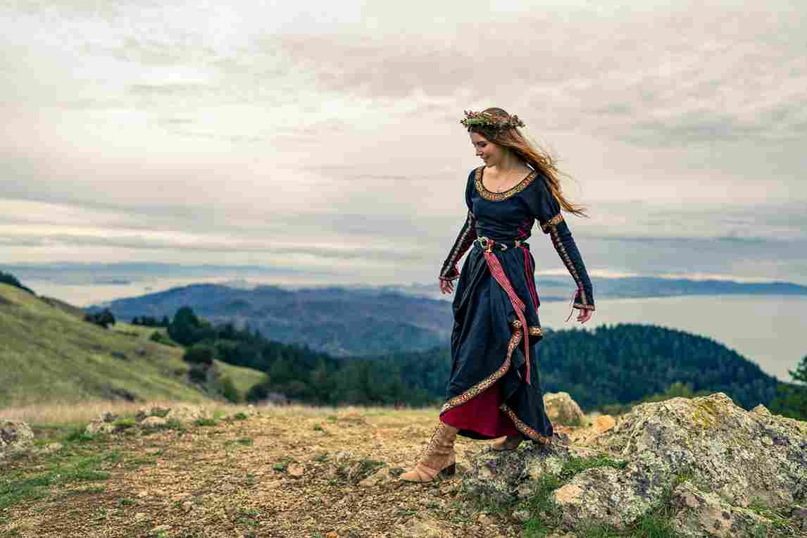 Medieval Maiden on Mountaintop Medieval Maiden on Mountaintop
