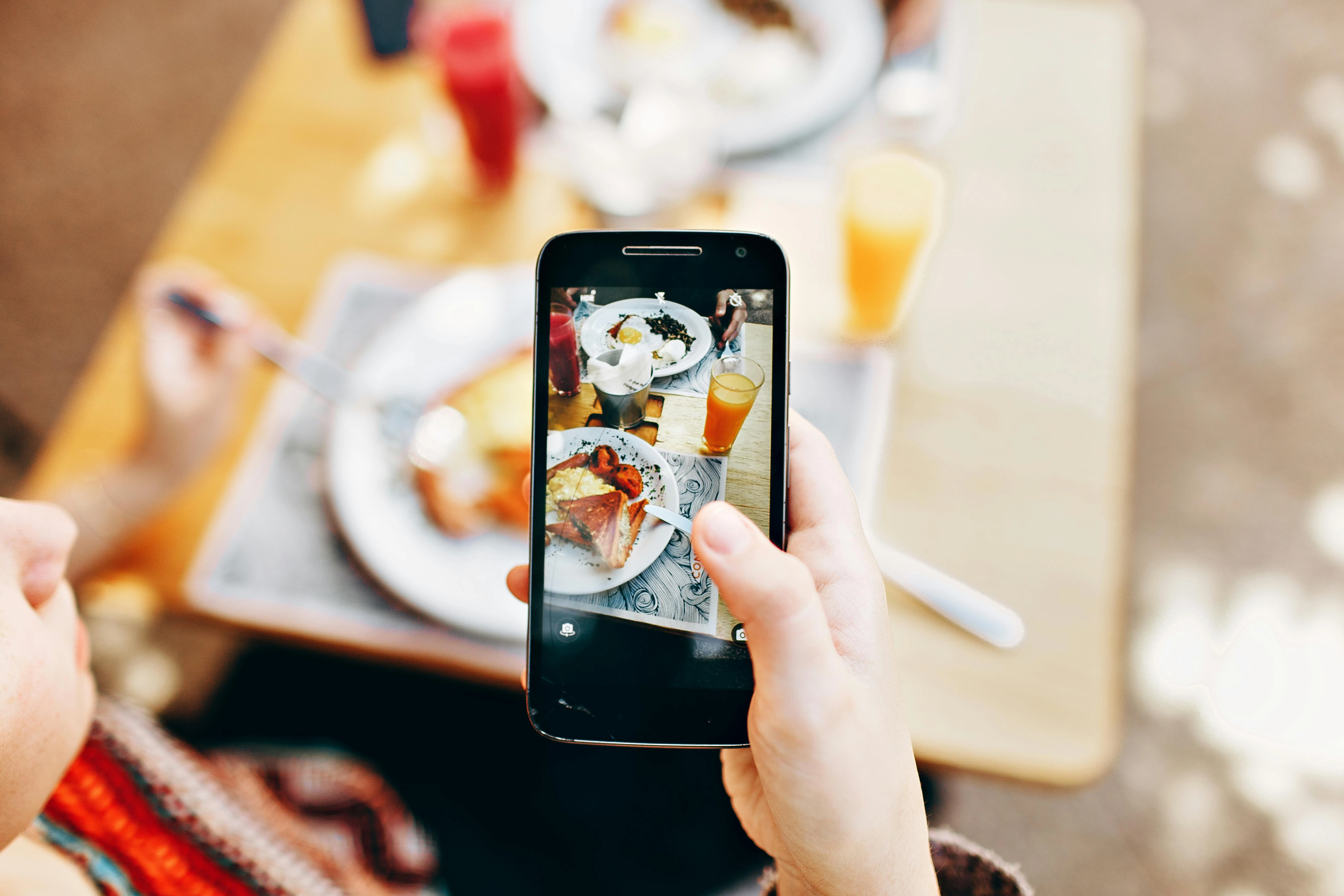 Photographing breakfast with smartphone