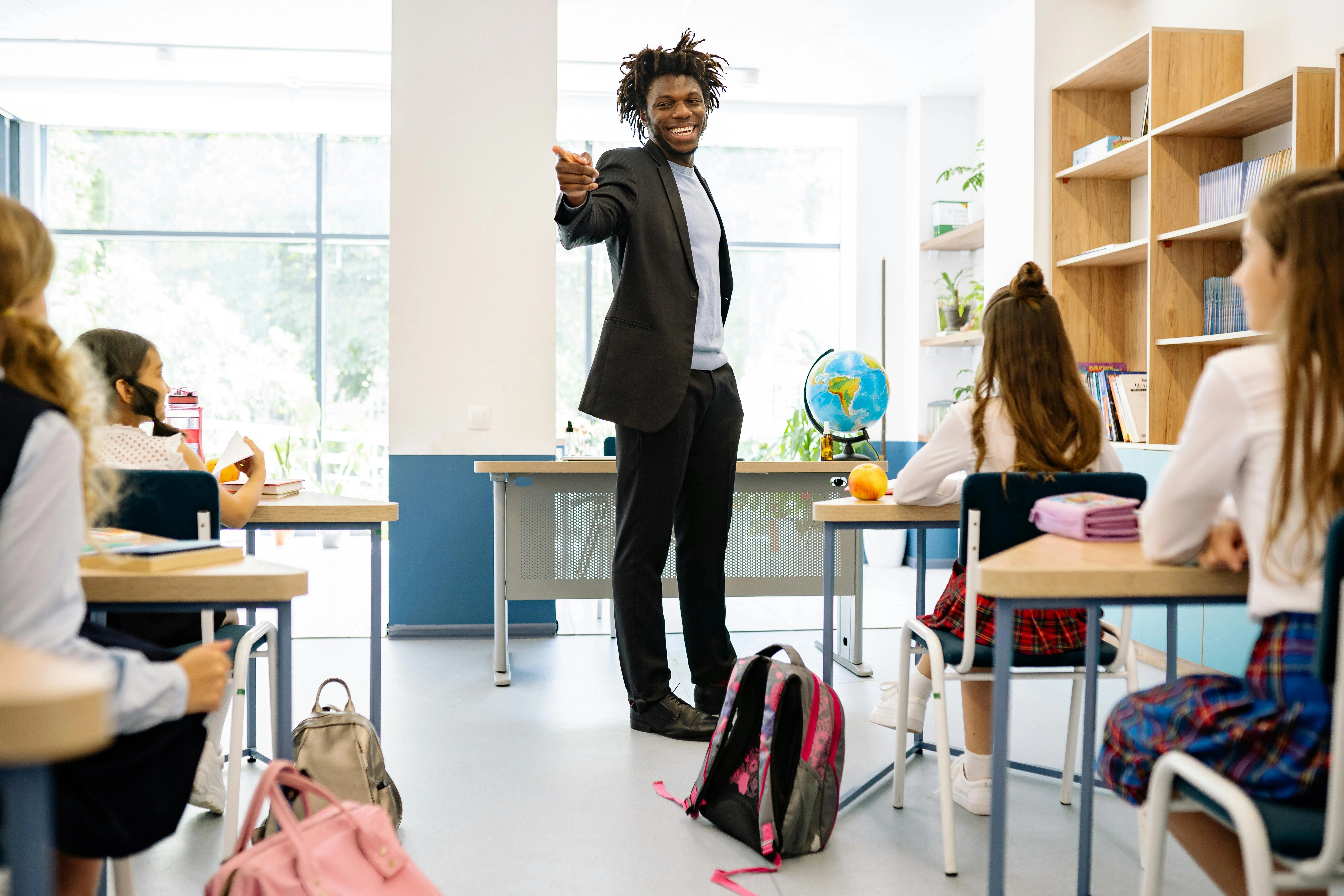 Engaging Teacher in Classroom Engaging Teacher in Classroom