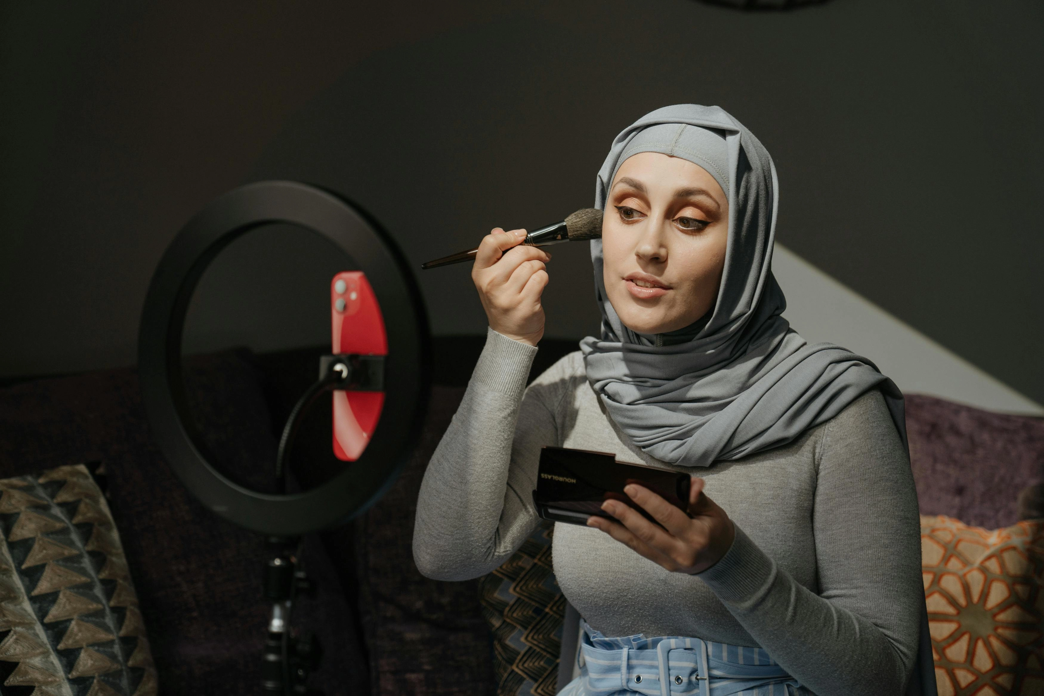 Hijabi Makeup Artist Streaming Hijabi Makeup Artist Streaming