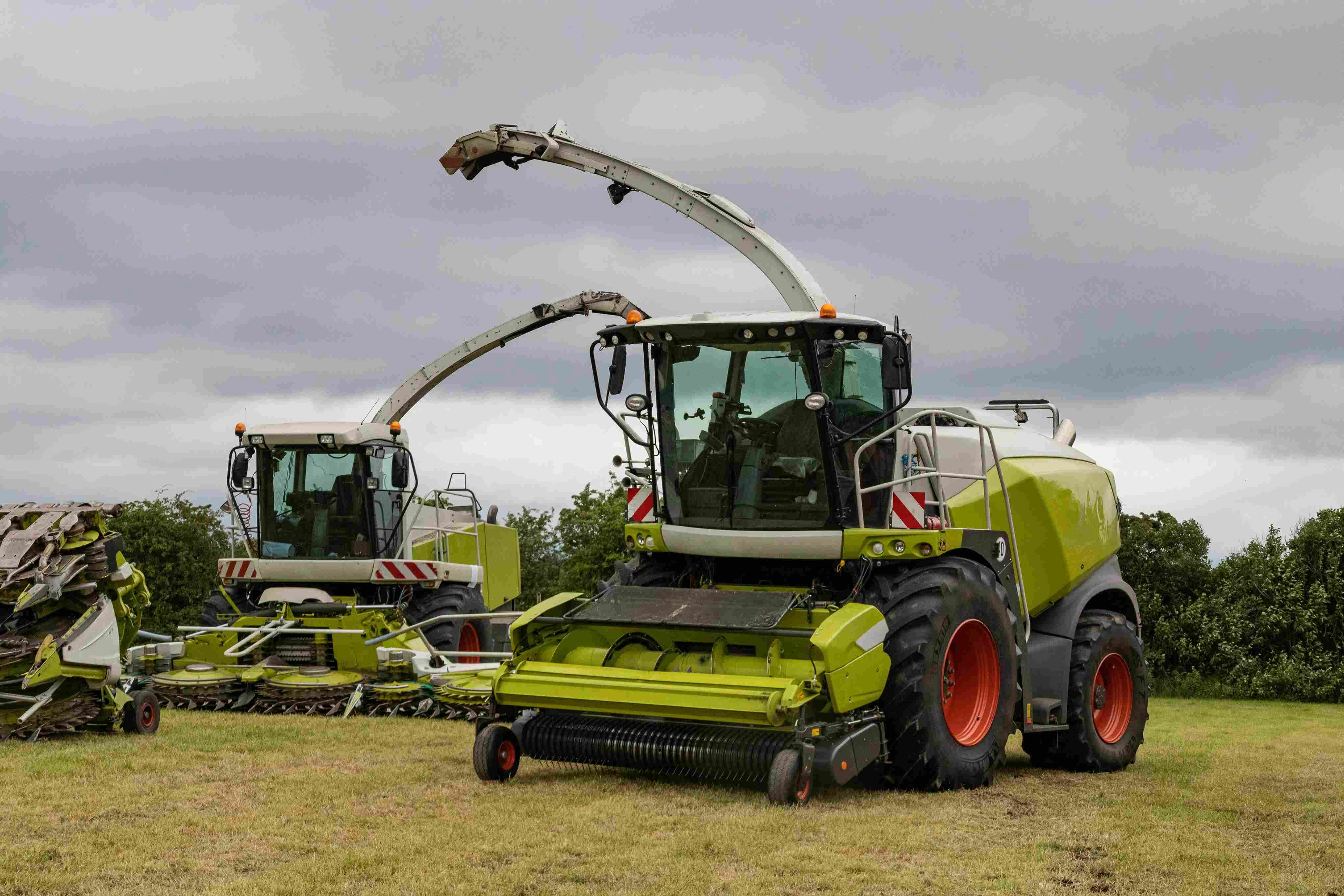 Modern Agricultural Harvesting Equipment