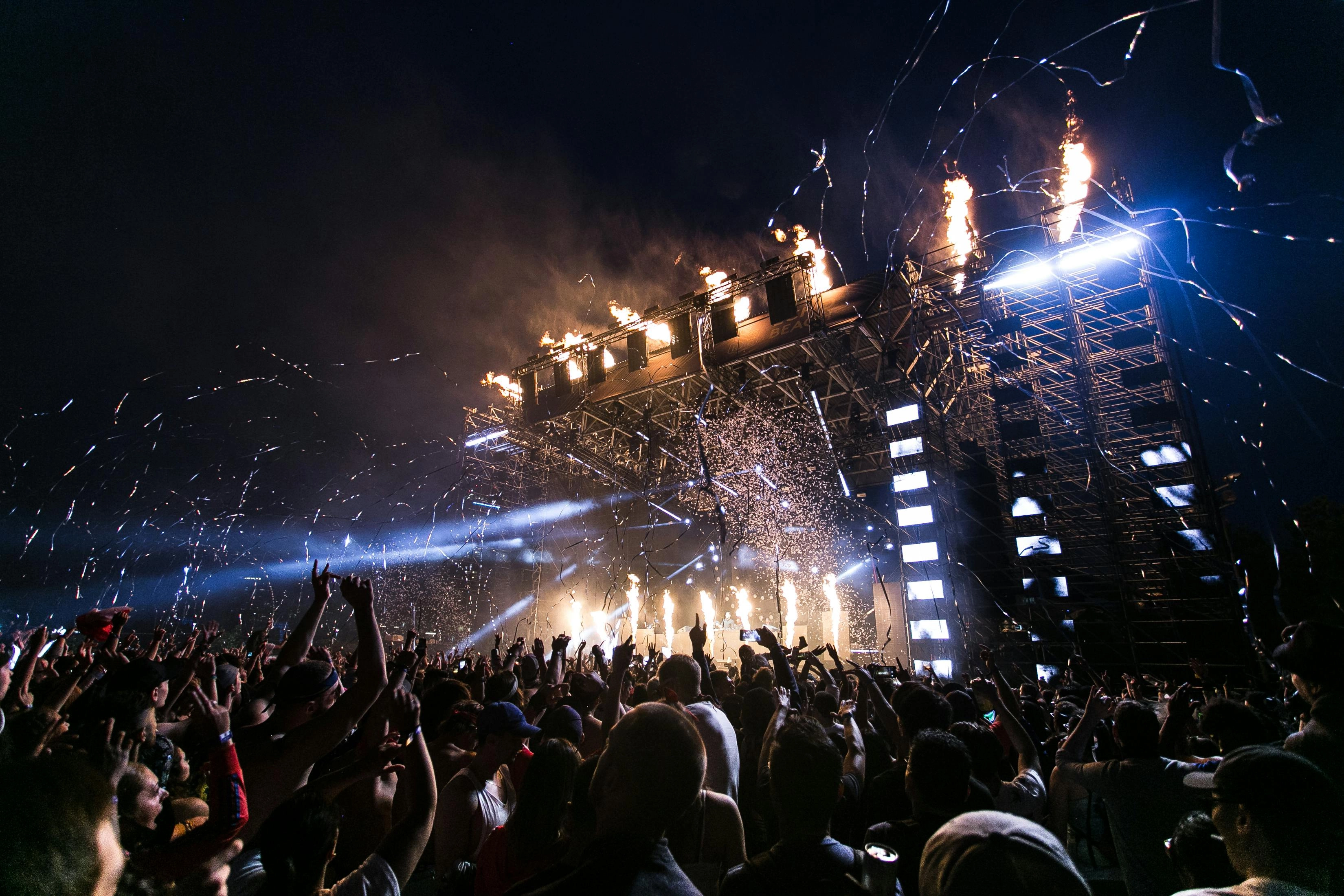 Explosive Concert Light Show Explosive Concert Light Show