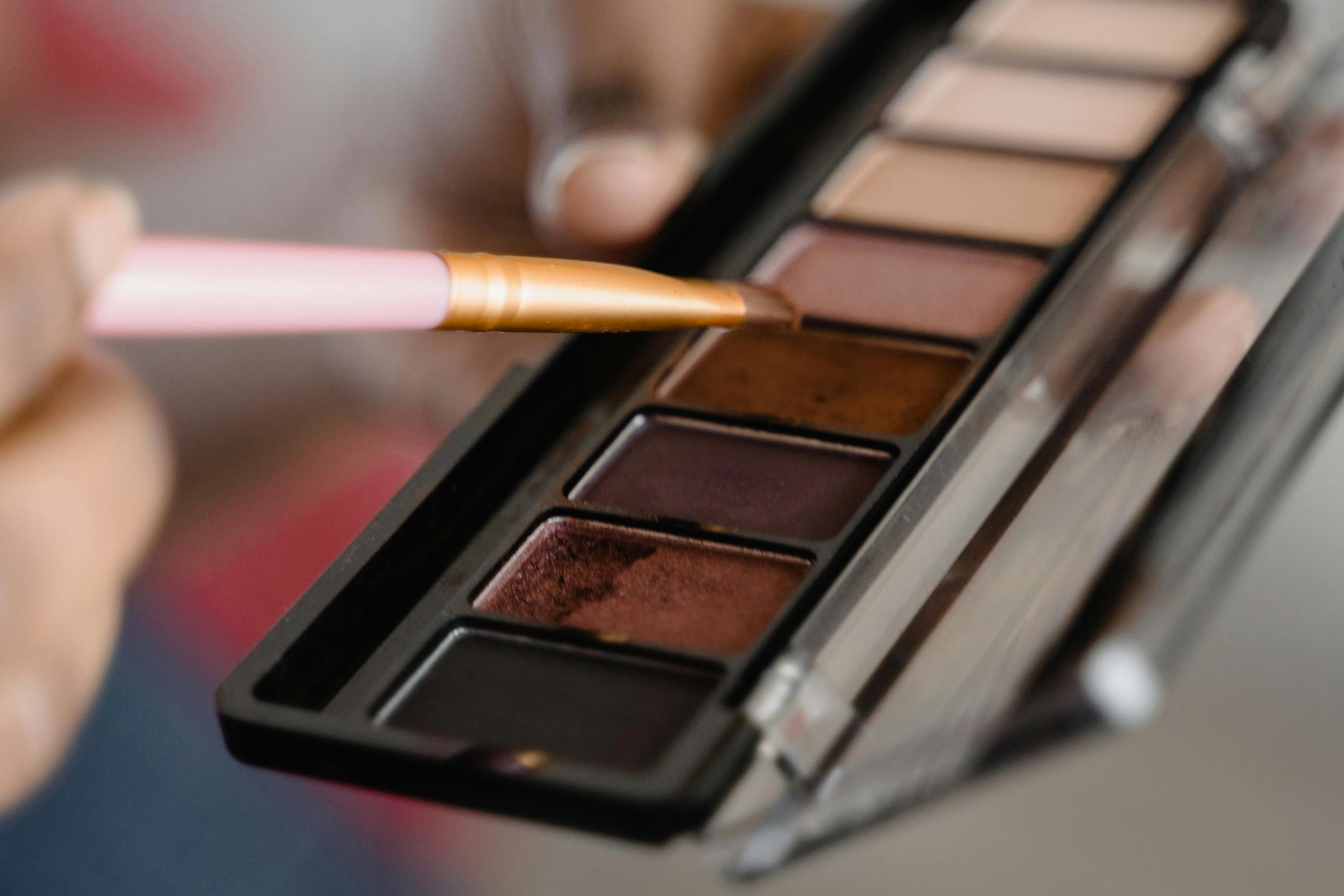 Eyeshadow Palette with Brush