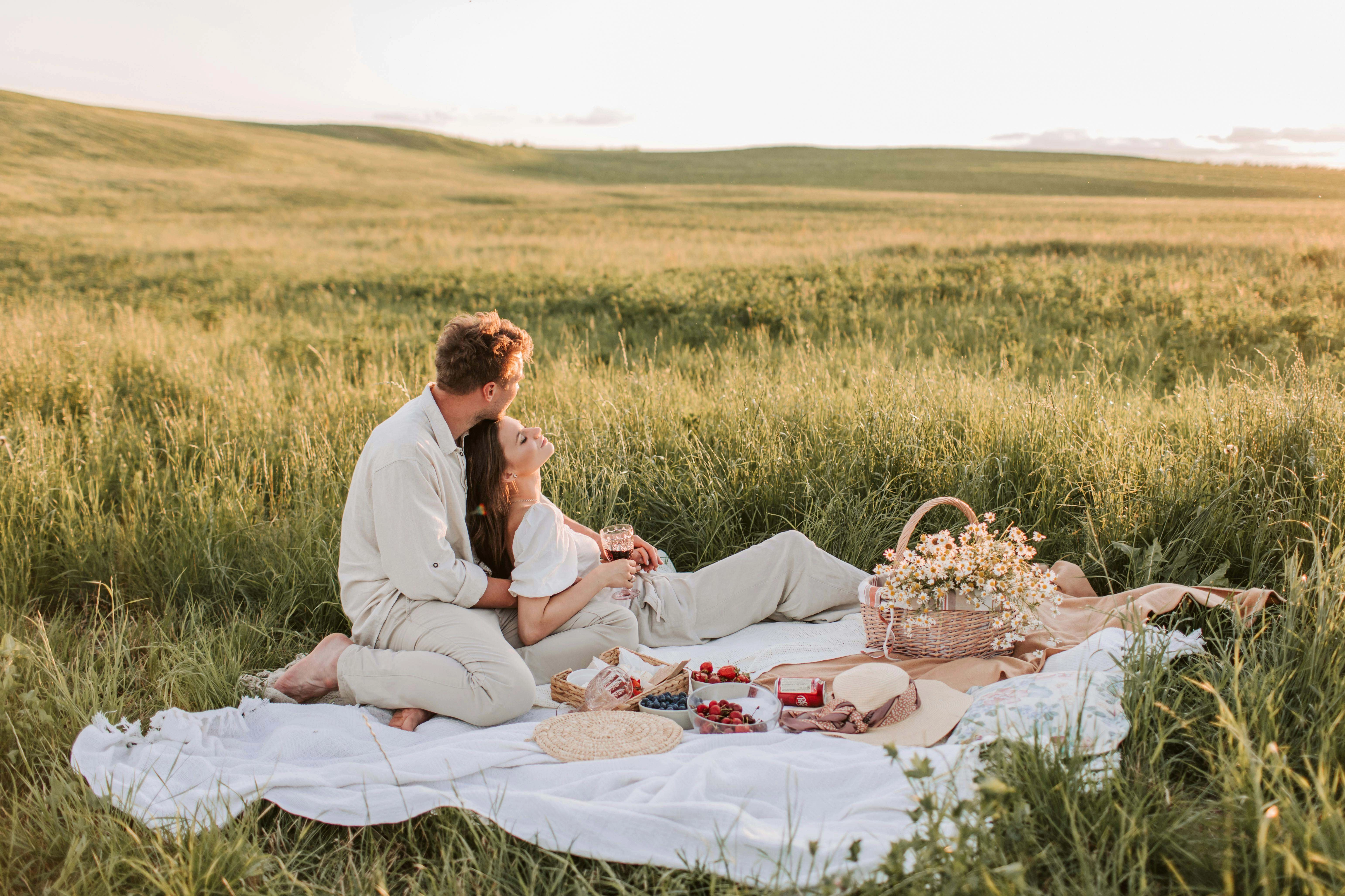 Romantic Countryside Picnic Date