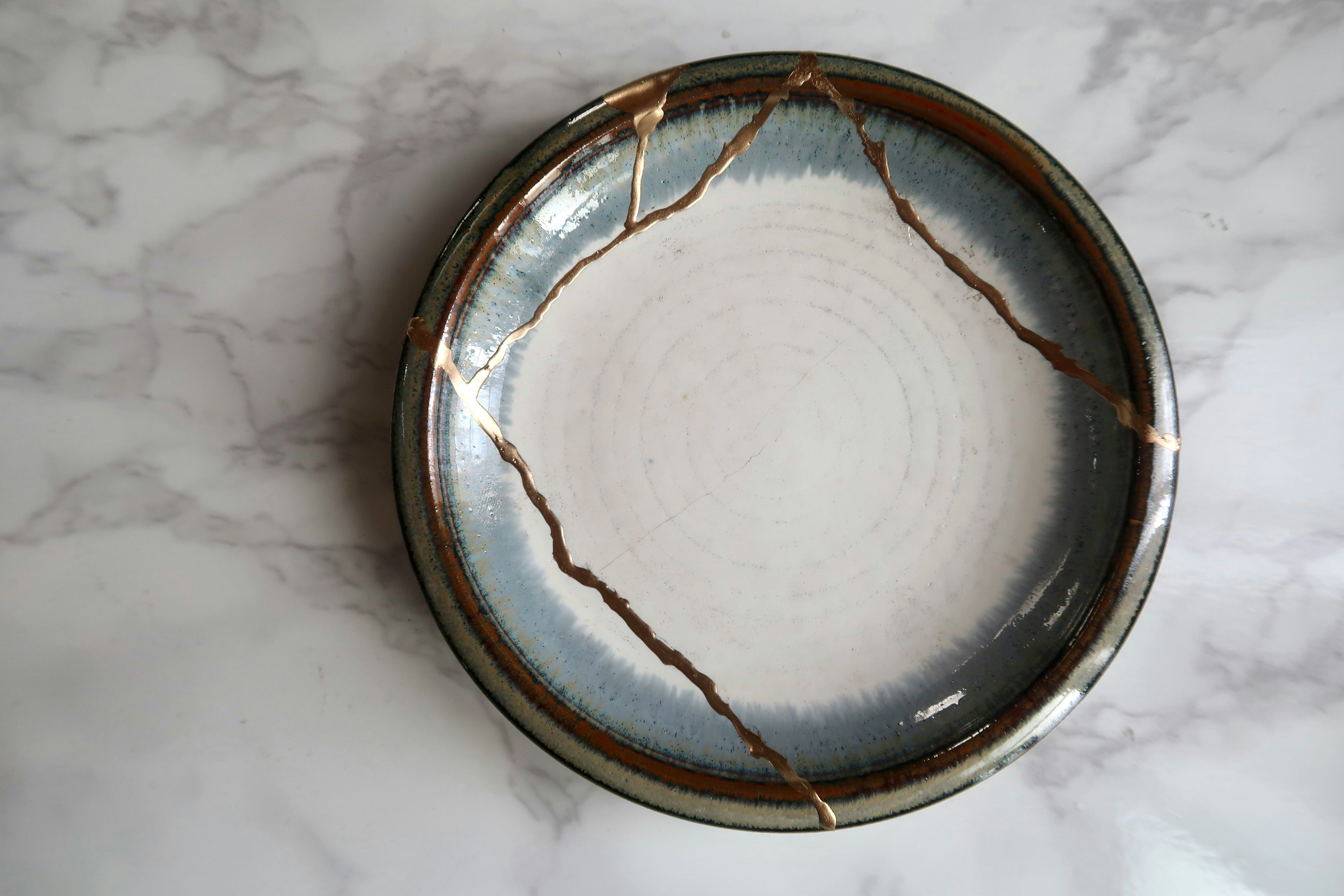 Kintsugi-inspired ceramic bowl Kintsugi-inspired ceramic bowl