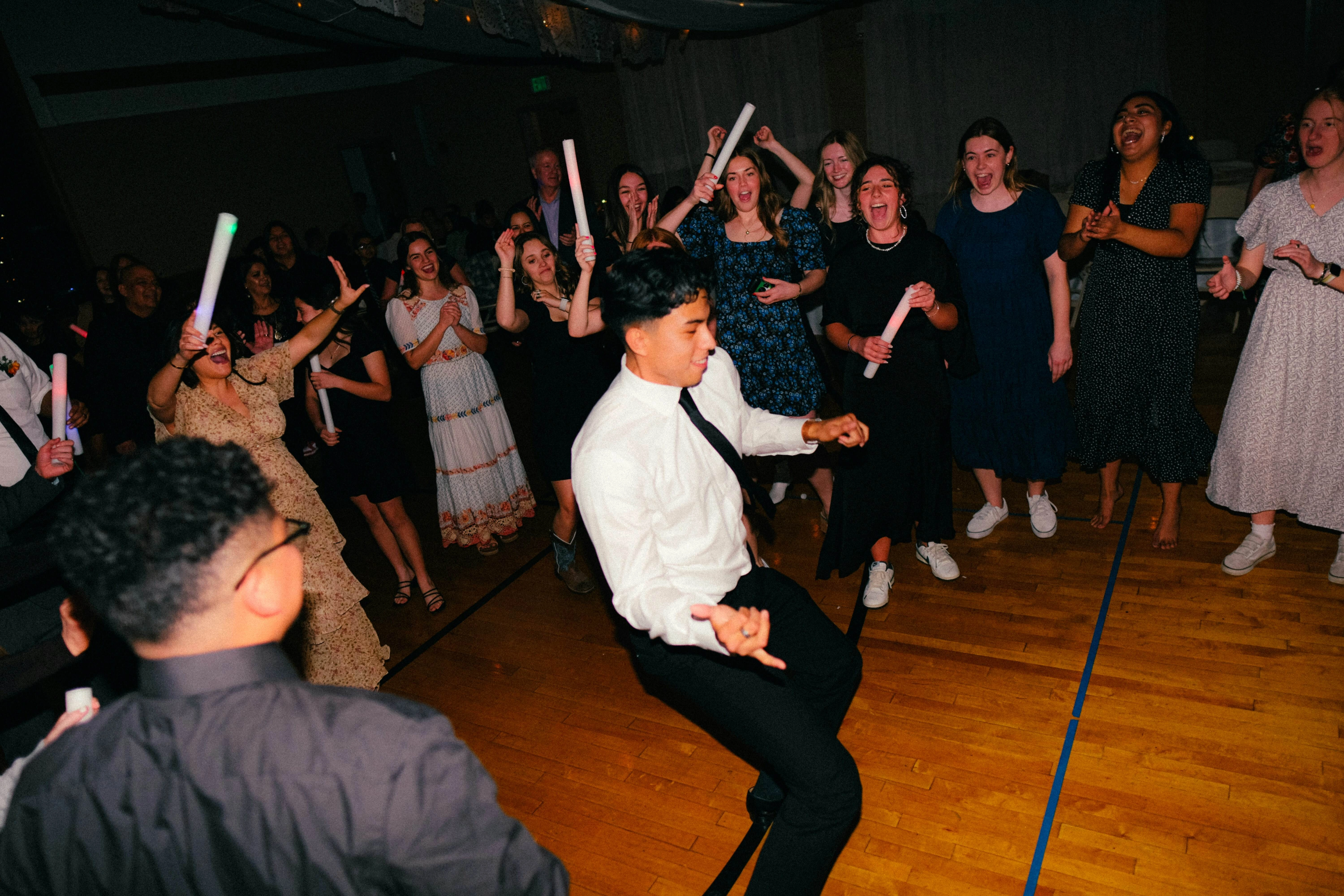 Lively Wedding Dance Party Lively Wedding Dance Party