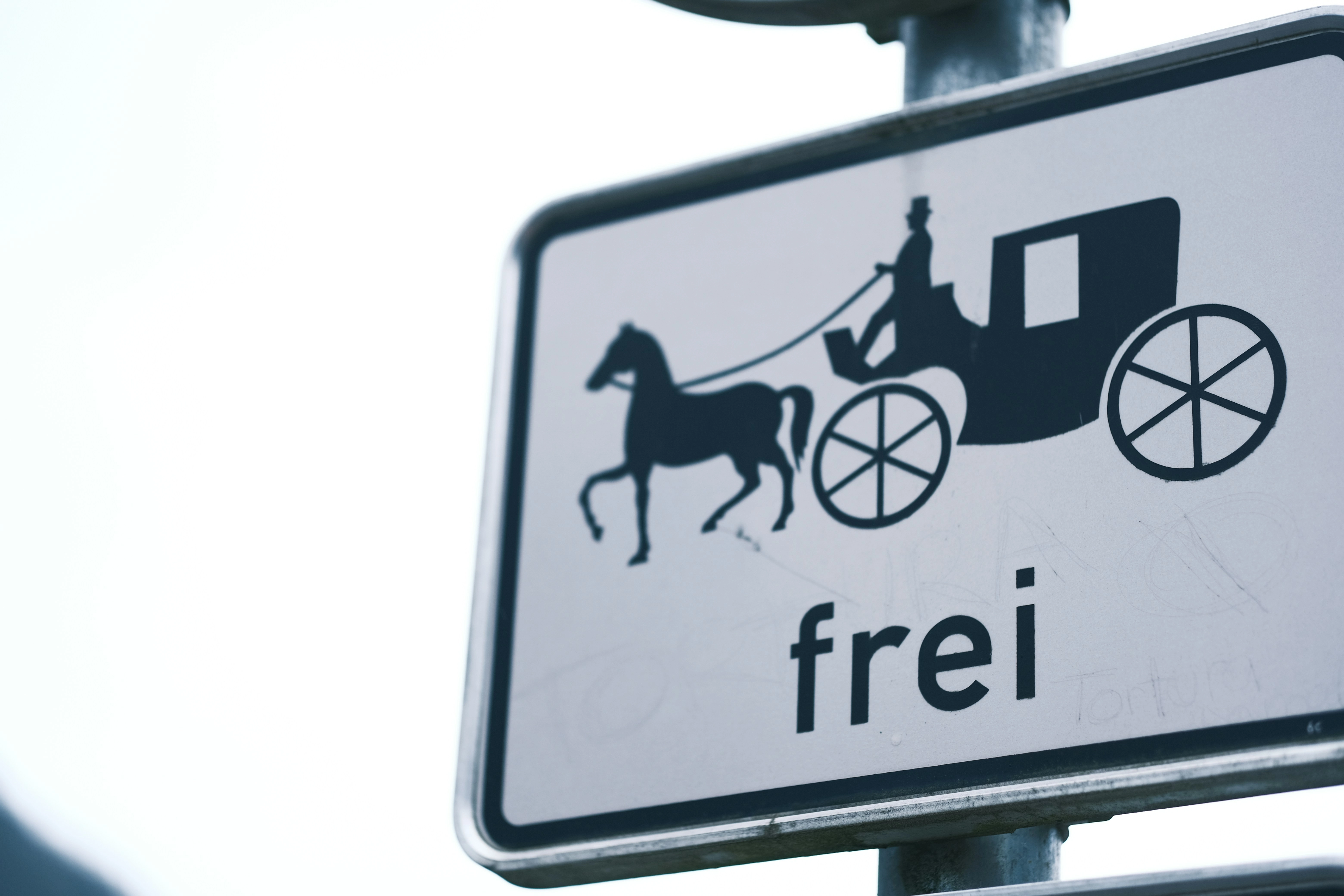 Horse-drawn carriage road sign