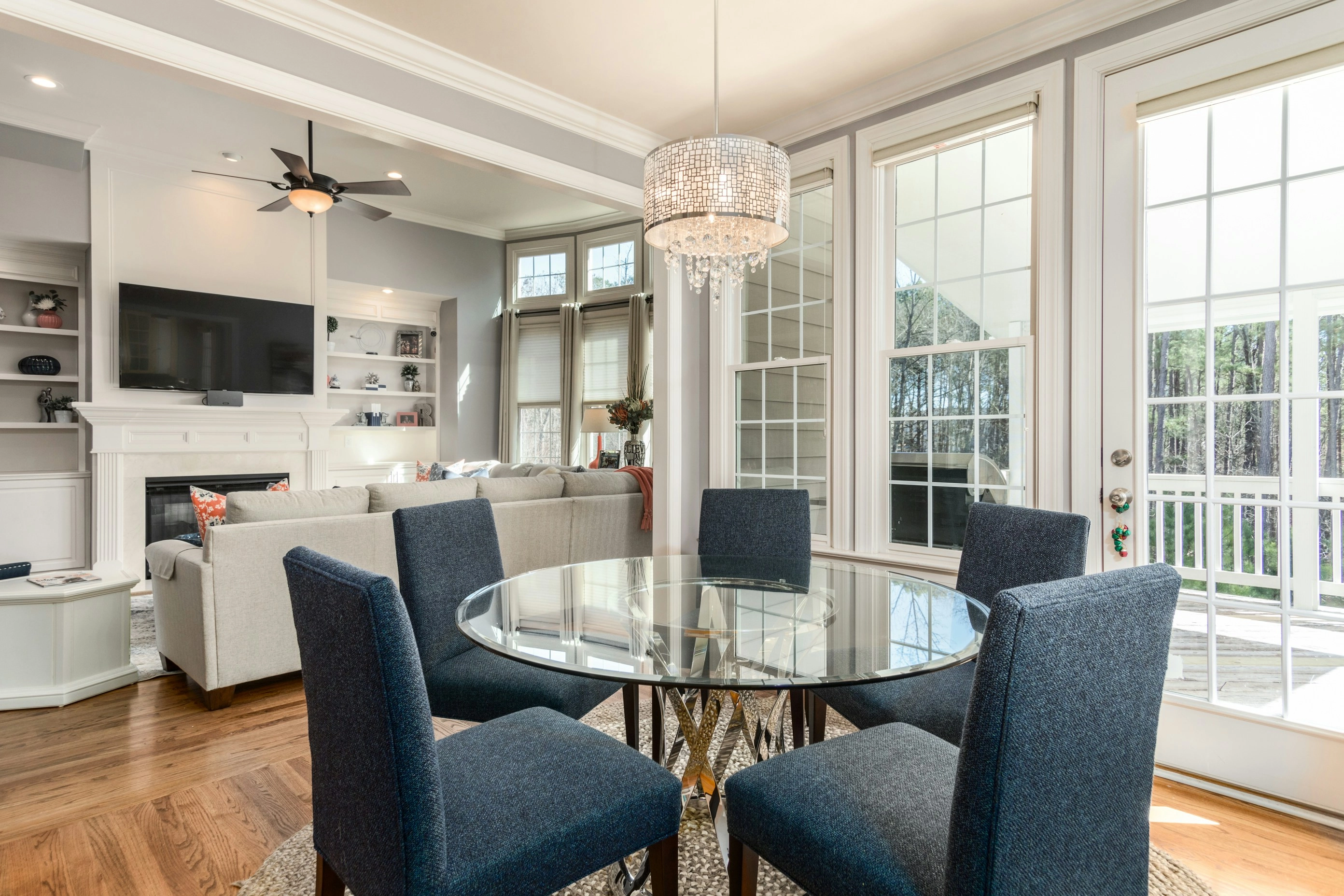 Elegant Open-Concept Living Space Elegant Open-Concept Living Space