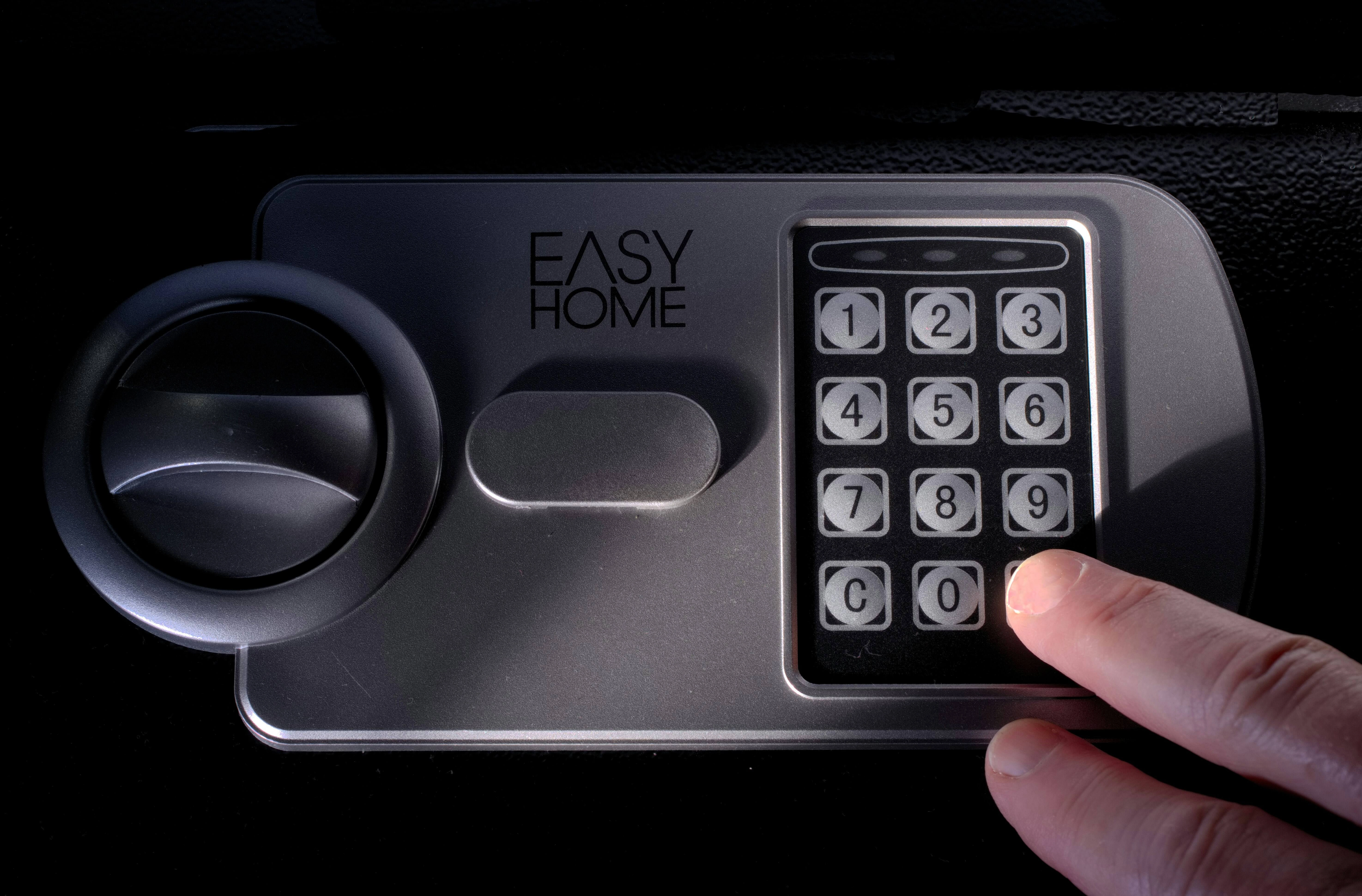 Digital Safe Lock Interface Digital Safe Lock Interface