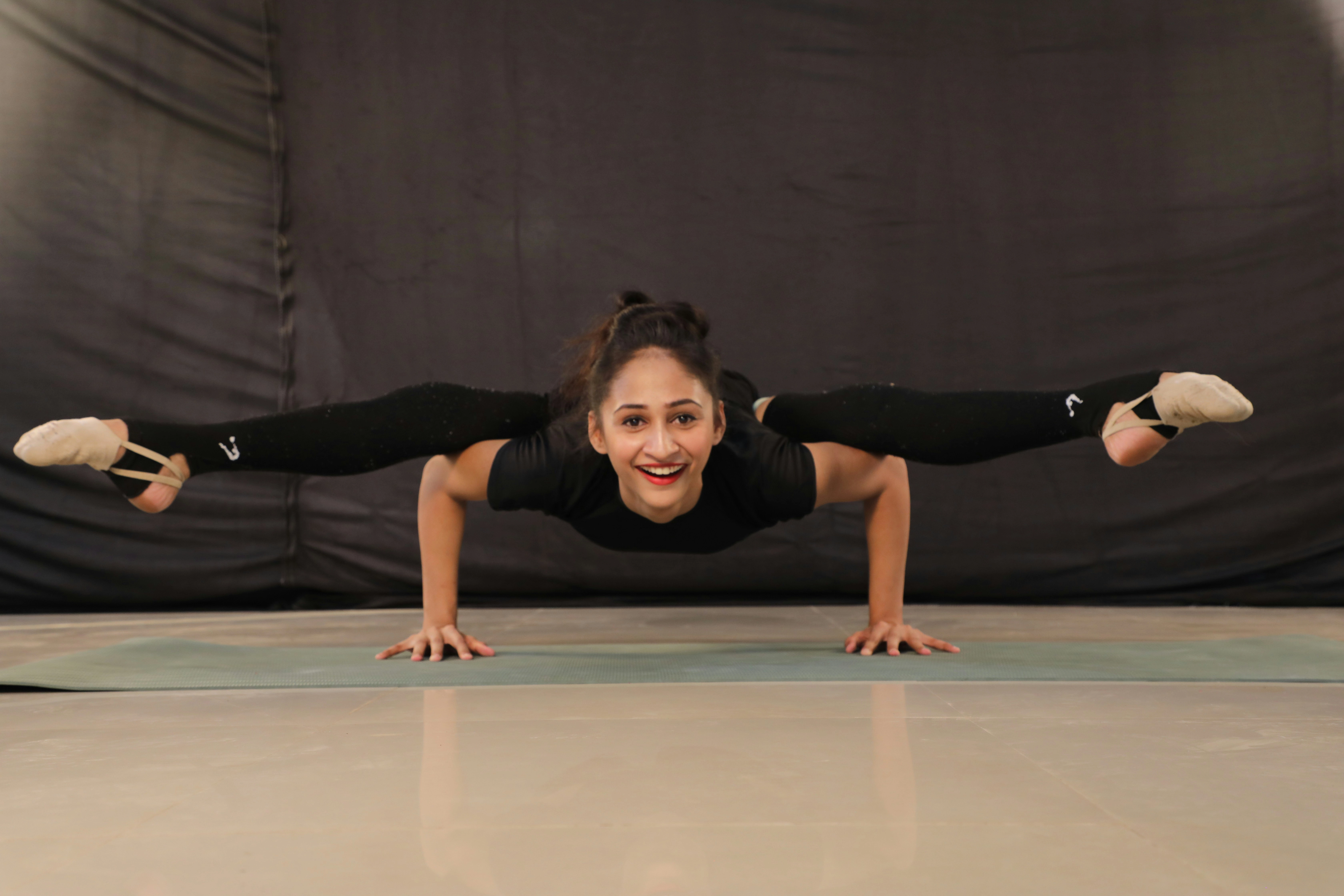 Gymnast's Impressive Split Balance Gymnast's Impressive Split Balance