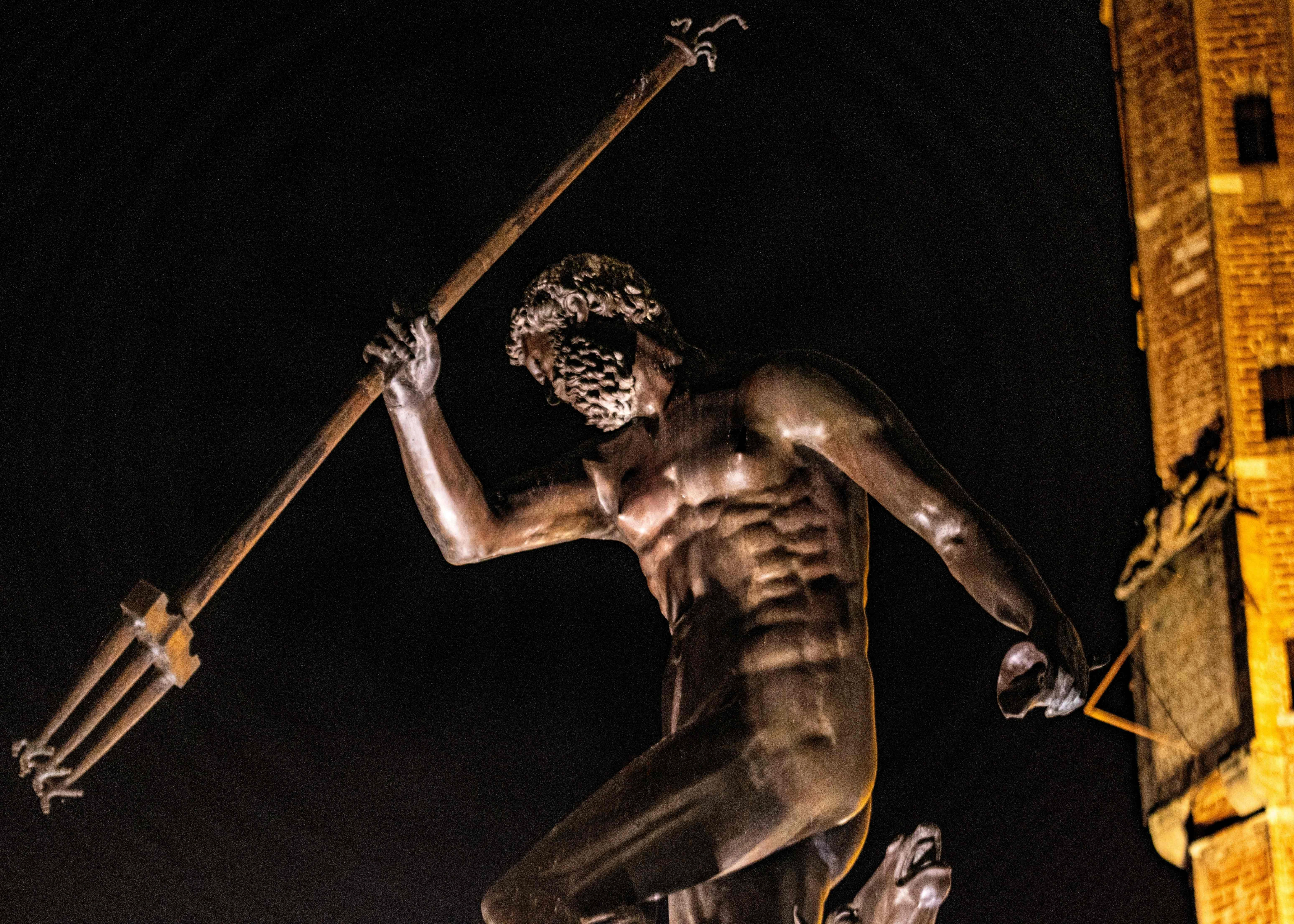 Powerful Bronze Statue Powerful Bronze Statue