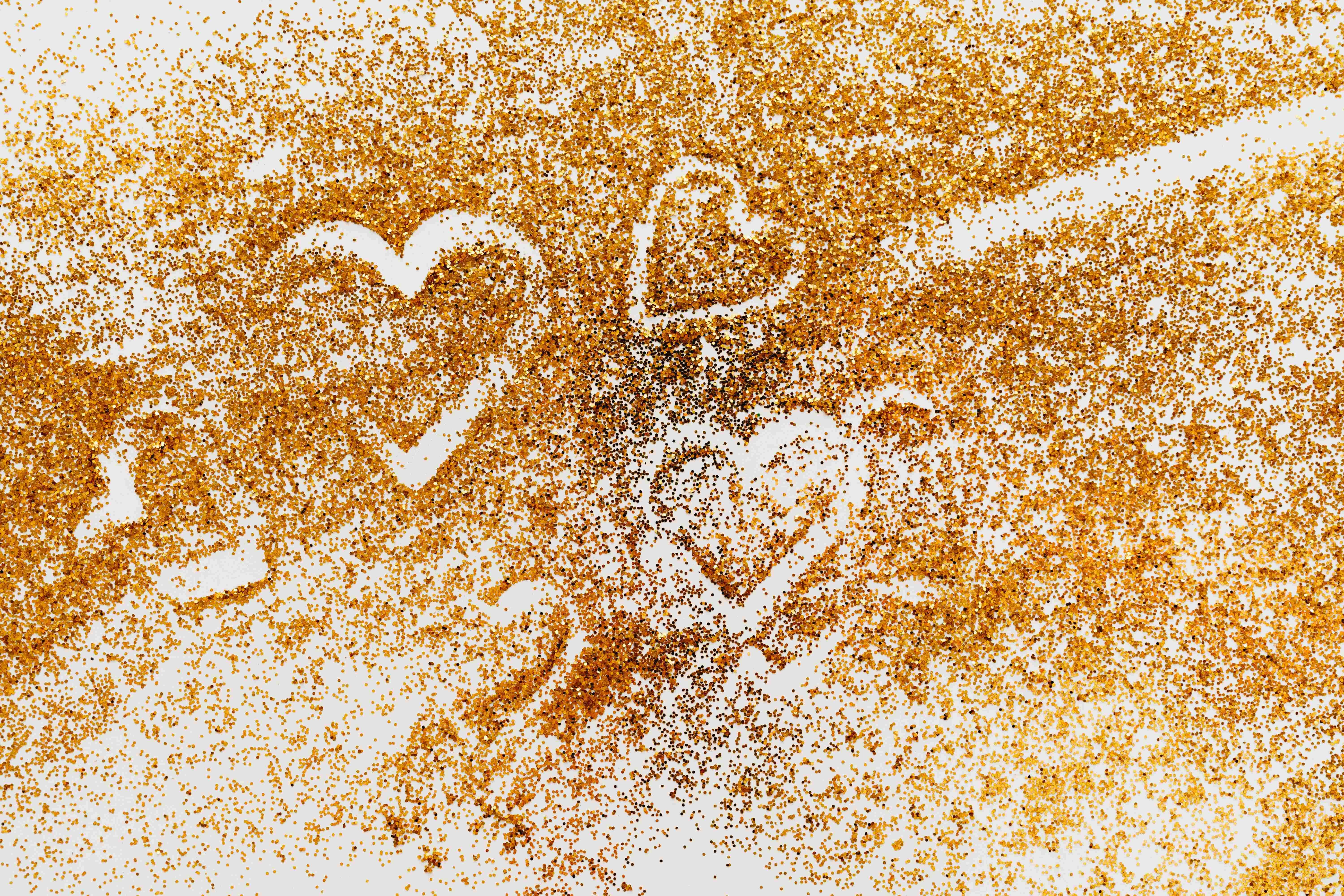 Golden glitter heart patterns