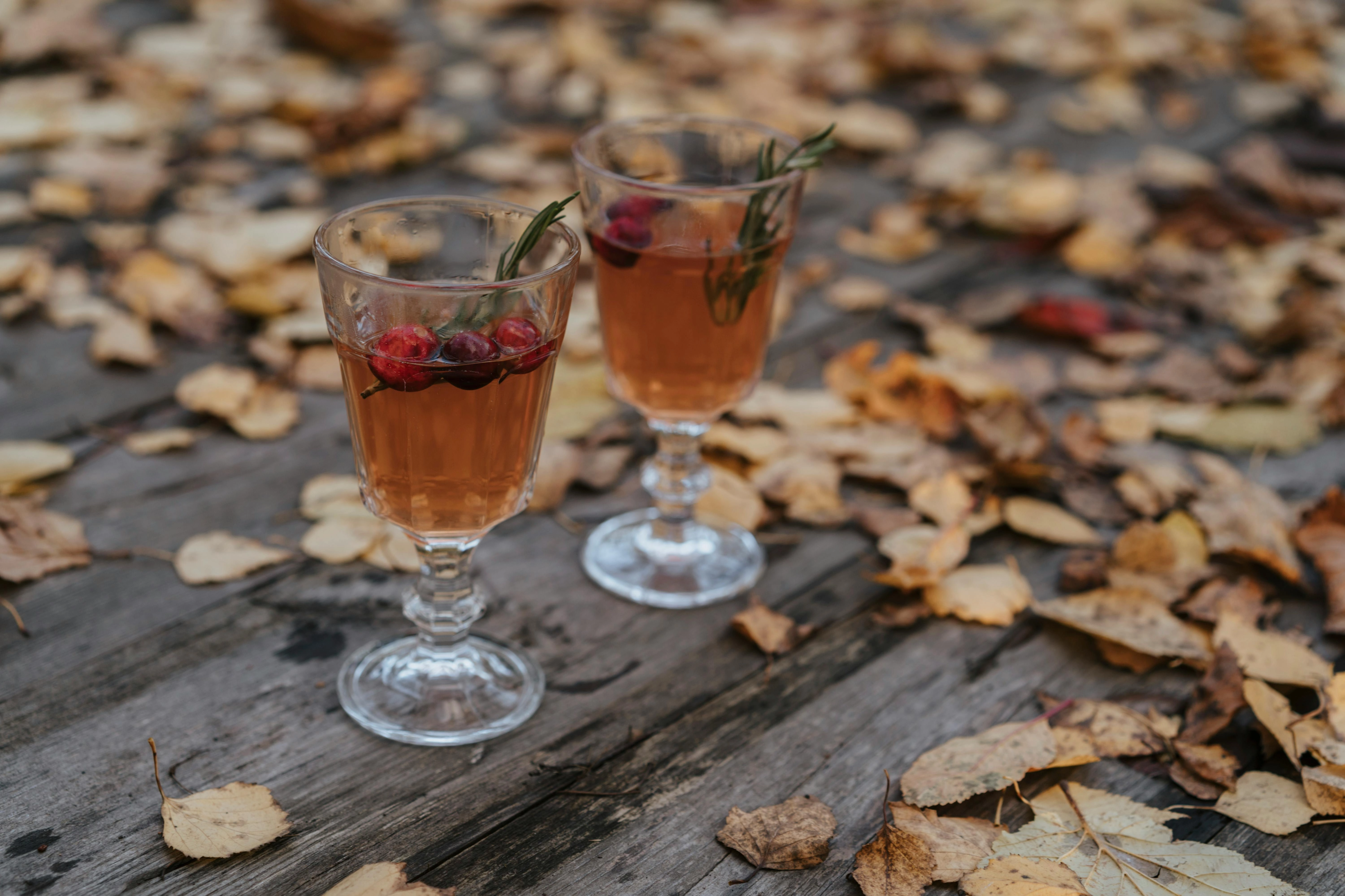 Autumn Cocktails on Wood Autumn Cocktails on Wood