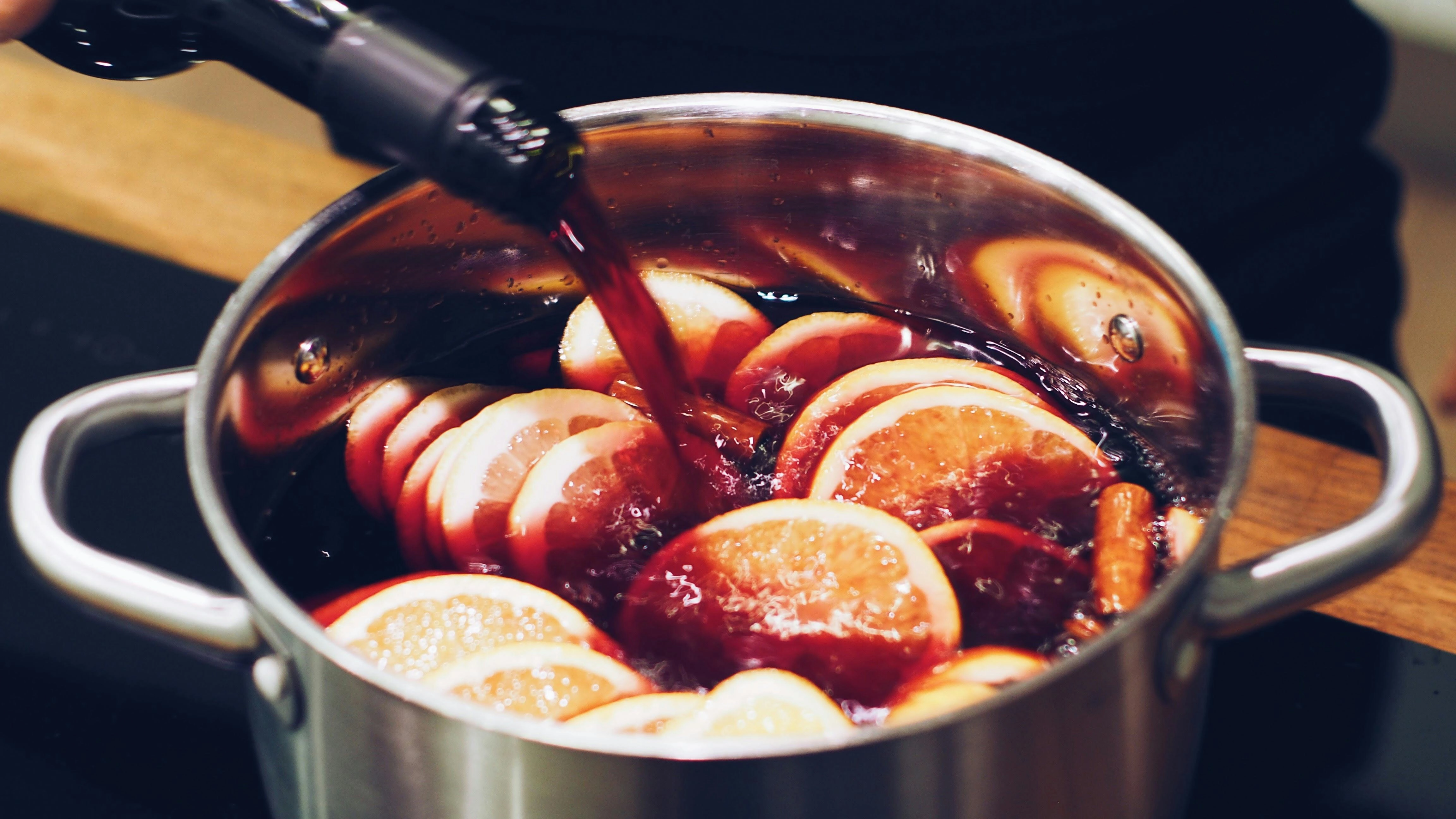 Mulled Wine in Pot Mulled Wine in Pot
