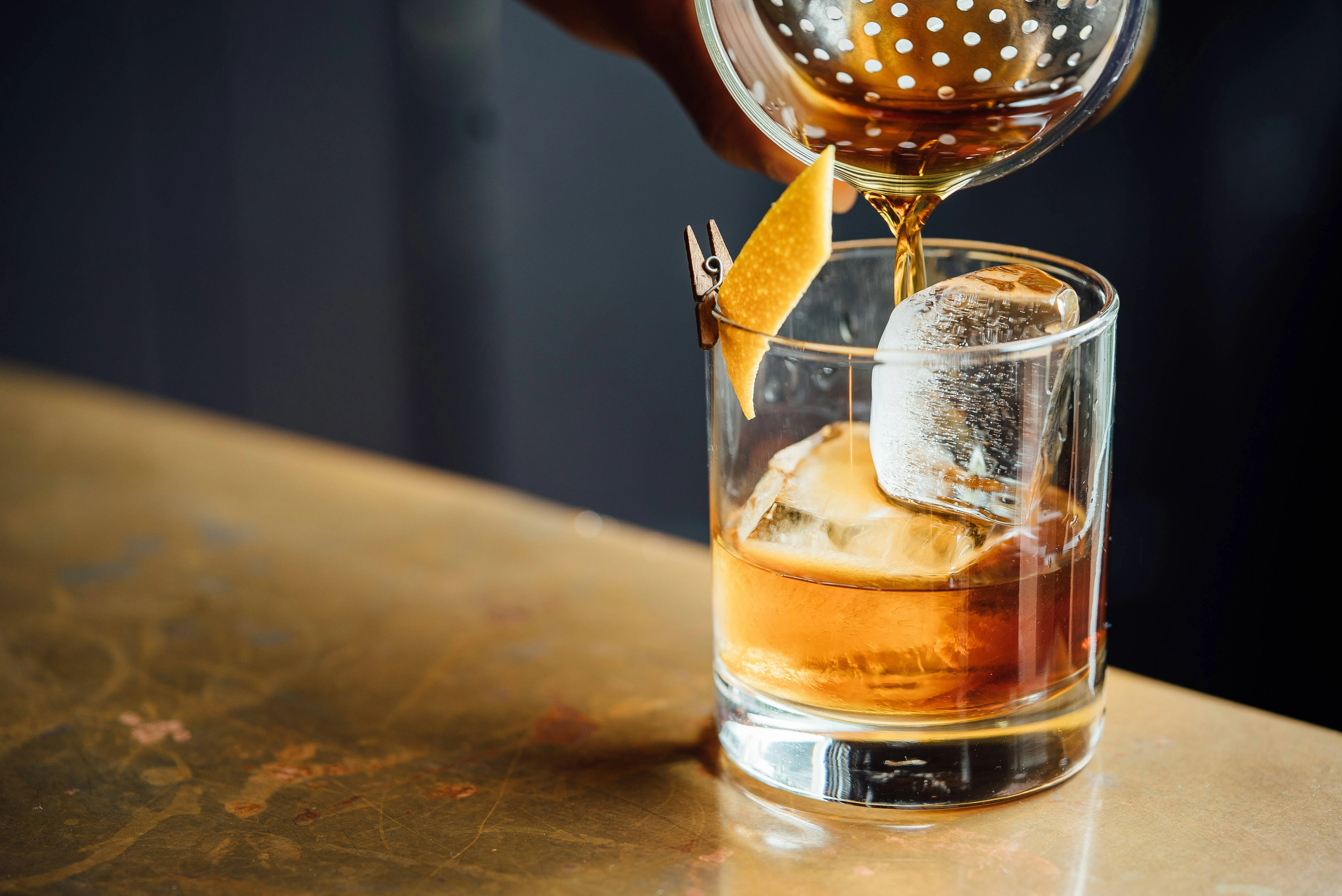 Craft Cocktail Pour
