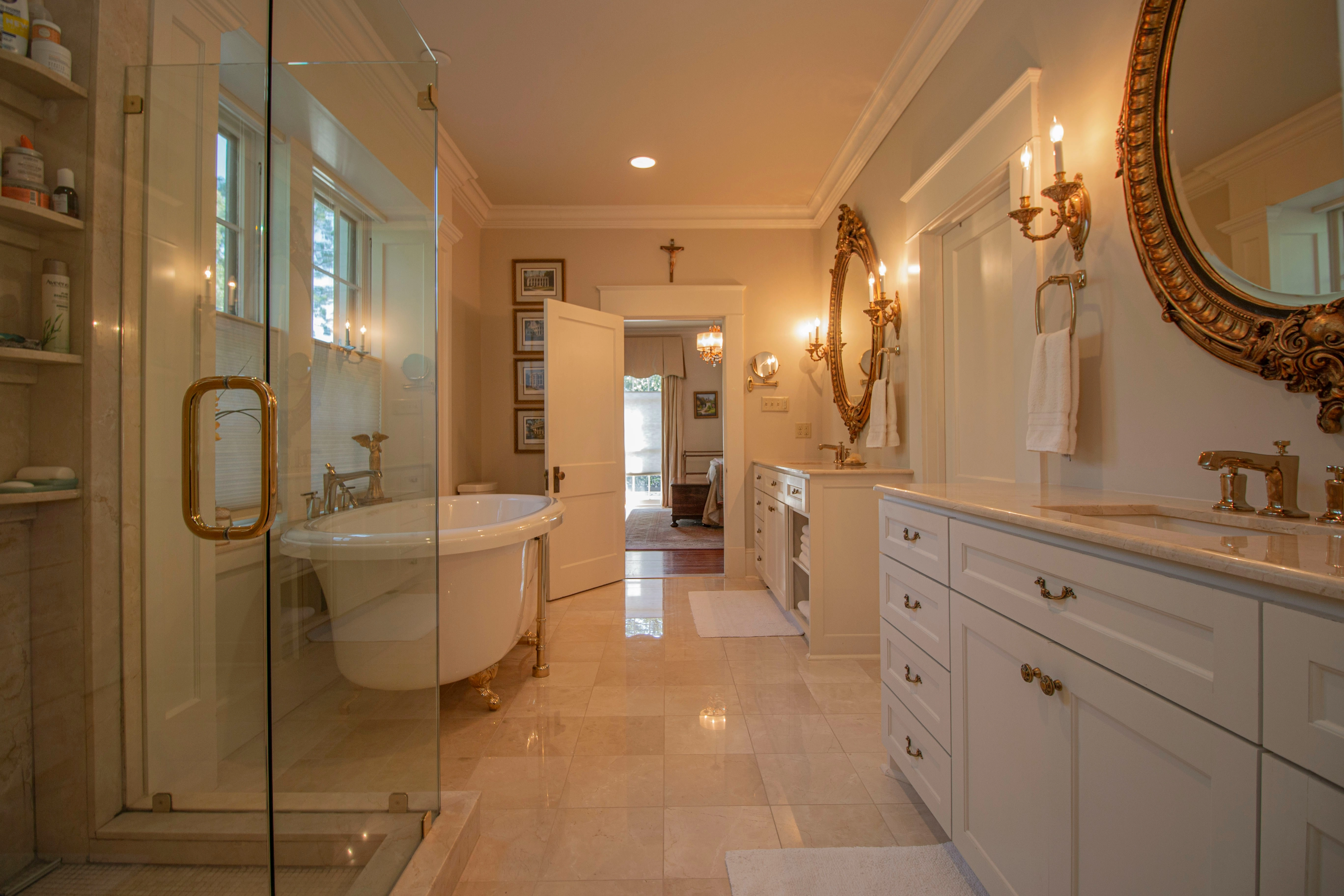 Elegant Luxurious Bathroom Interior Elegant Luxurious Bathroom Interior