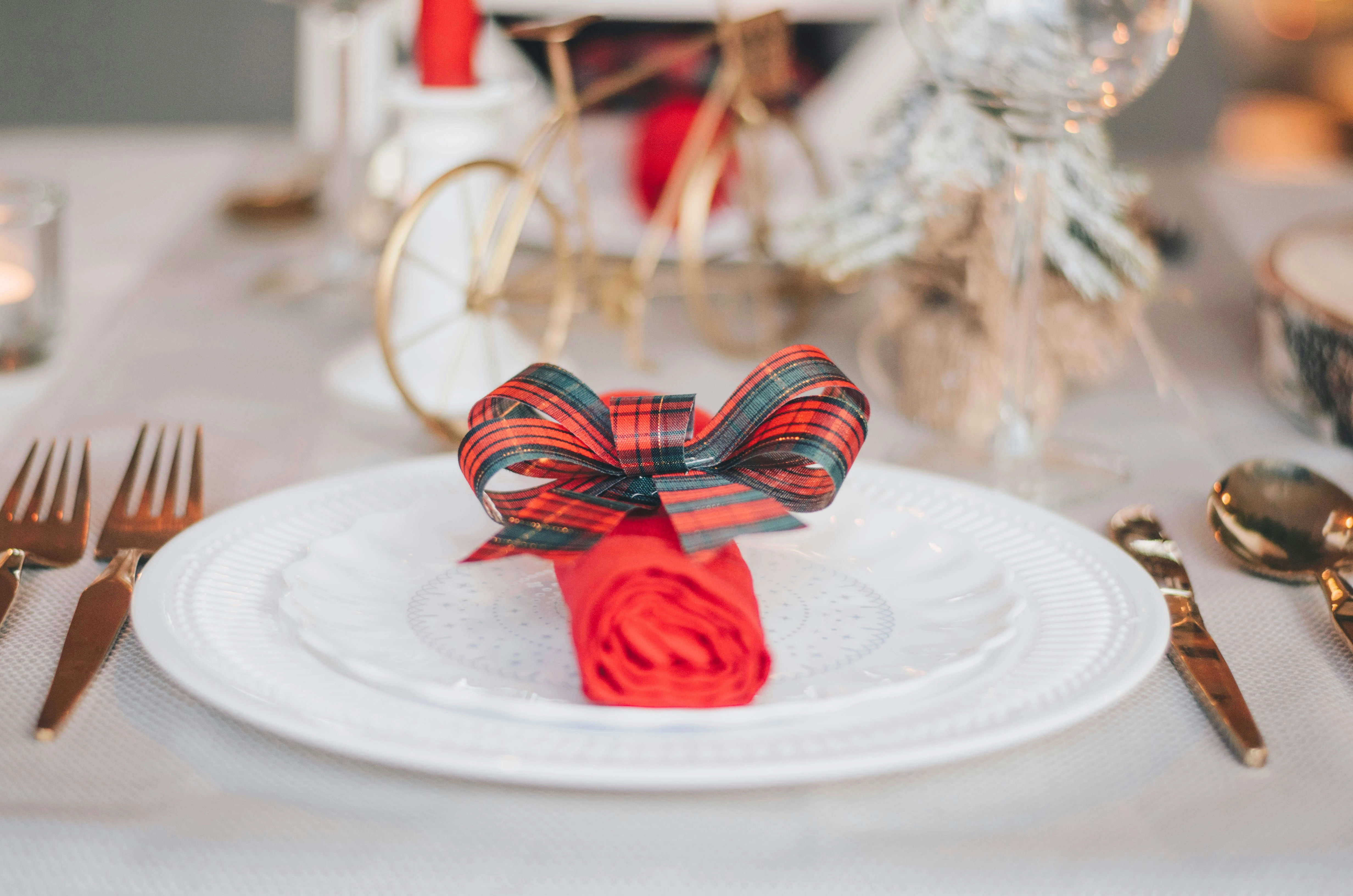 Festive Christmas Table Setting Festive Christmas Table Setting