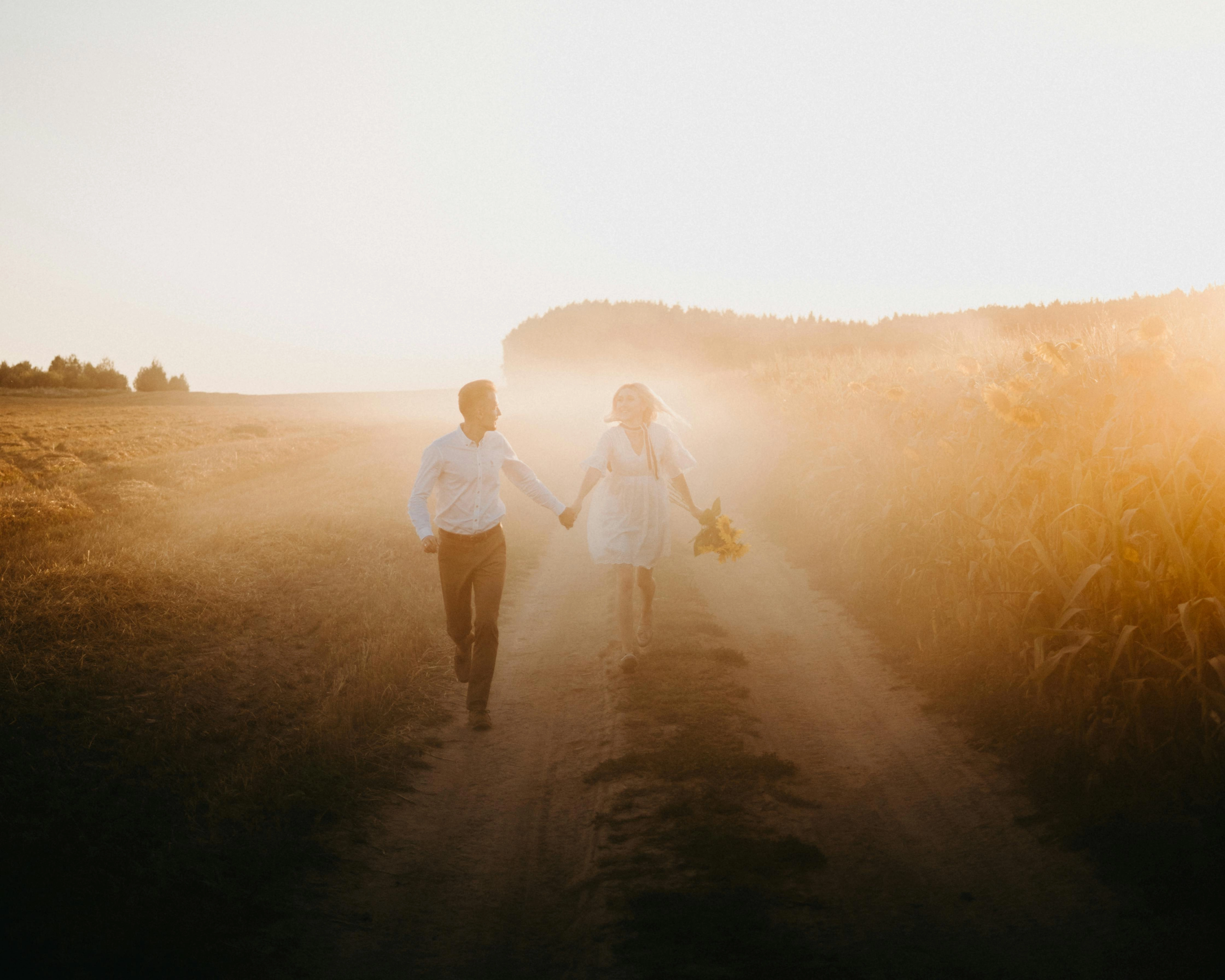 Golden Hour Wedding Romance